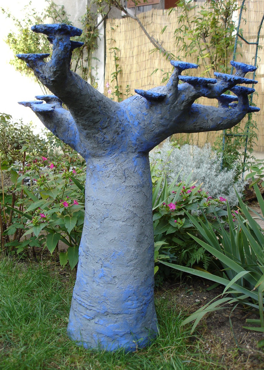 Catherine COLIN - Gaobab. 160 cm. Ciments pigment?s. 2005 Catherine COLIN - Gaobab. 160 cm. Ciments pigment?s. 2005