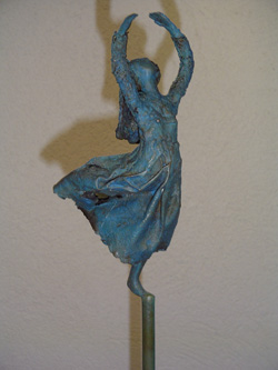 Monika MESCHKE - Allegro,20x10x10 cm.2004 bronce (pu) Monika MESCHKE - Allegro,20x10x10 cm.2004 bronce (pu)