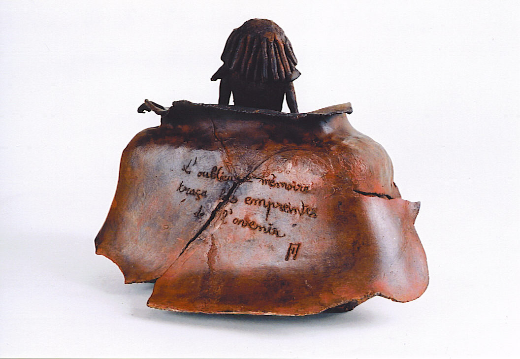 francisca ALCANTARA - menine rouge bronze 40x40 2004 francisca ALCANTARA - menine rouge bronze 40x40 2004