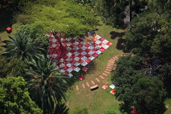 Béatrice Saurel - Nature Humaine 2 © - Pique nique à Ibirapuera - MAM SAO PAULO 2010 Béatrice Saurel - Nature Humaine 2 © - Pique nique à Ibirapuera - MAM SAO PAULO 2010