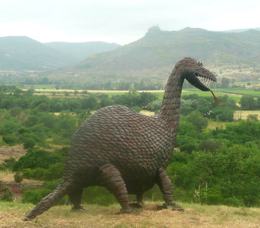 Charly Kruse - Le Dinosaure, longueur 4 m, hauteur 2,50 m, mai 2001 Charly Kruse - Le Dinosaure, longueur 4 m, hauteur 2,50 m, mai 2001