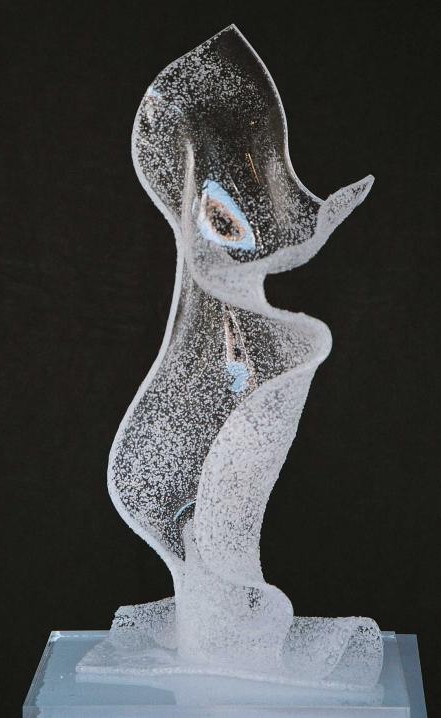 Cristina MARQUES - LE NU - Dim. H. 56 x L. 30 x P. 22 cm - 2006 - Technique : Bullage (plexiglas). Cristina MARQUES - LE NU - Dim. H. 56 x L. 30 x P. 22 cm - 2006 - Technique : Bullage (plexiglas).