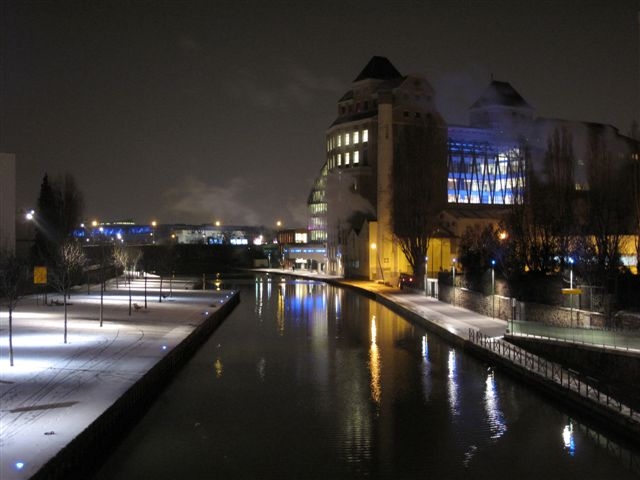 Eric MICHEL - Les Moulins de Lumière, Installation lumineuse, Grands Moulins de Pantin, 2010 Eric MICHEL - Les Moulins de Lumière, Installation lumineuse, Grands Moulins de Pantin, 2010