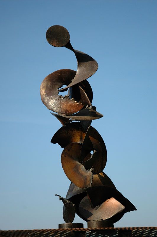 Gérard GUY - Vénus aux disques, 73 x 20 x 20 cm, 2002, acier Gérard GUY - Vénus aux disques, 73 x 20 x 20 cm, 2002, acier