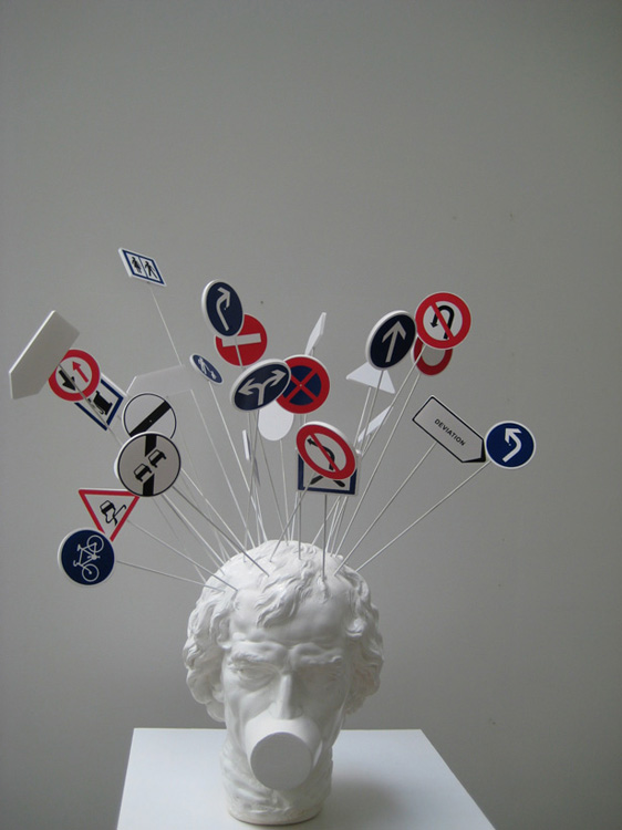 Kye Hwan KIM - Pensées sur la route,81×58×65cm,2009, techniques mixtes Kye Hwan KIM - Pensées sur la route,81×58×65cm,2009, techniques mixtes