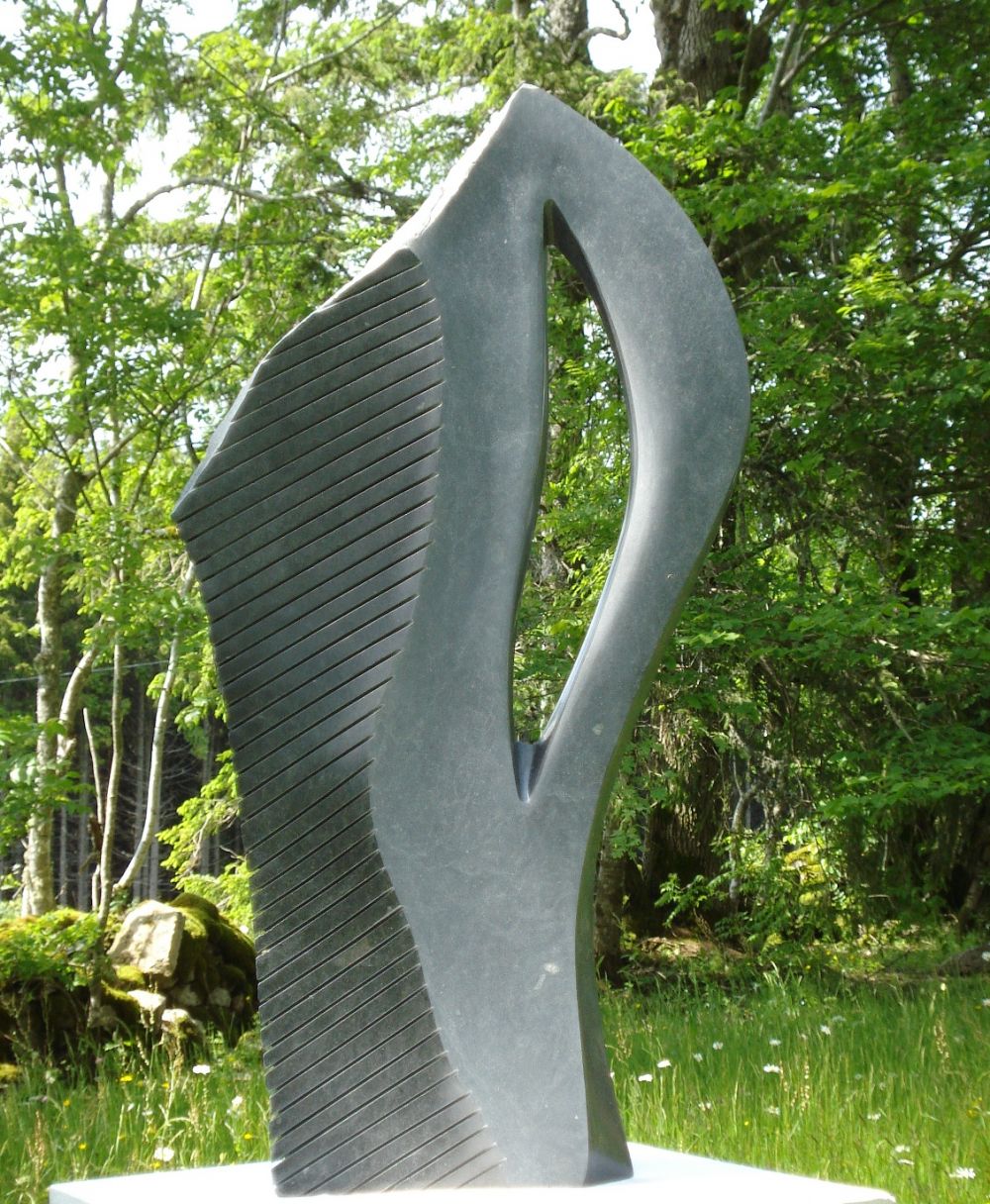 Luco Cormerais - INCLINATION sculpture sur basalte taille directe 82.5 x 45 x 10 cm année 2011 signé Luco Cormerais - INCLINATION sculpture sur basalte taille directe 82.5 x 45 x 10 cm année 2011 signé