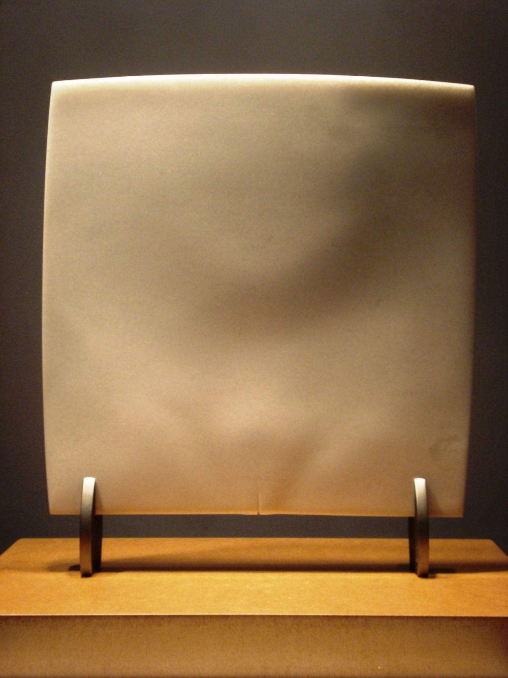 Luco Cormerais - Secret de Femme - 36 x 32 x 1.5 cm sculpture sur marbre assemblage fer bois marbre 2011 Luco Cormerais - Secret de Femme - 36 x 32 x 1.5 cm sculpture sur marbre assemblage fer bois marbre 2011