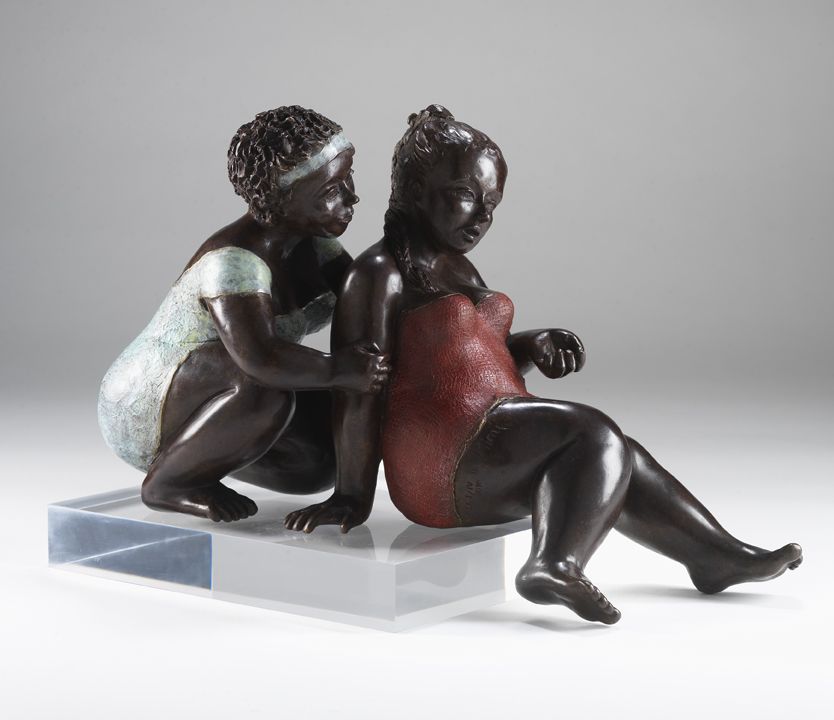 MIMI PEYRE - Emma à la piscine, 58 cm, 2007,poudre de marbre. MIMI PEYRE - Emma à la piscine, 58 cm, 2007,poudre de marbre.