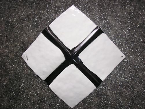 Marie.T BLOEMEN - nbrv – bas relief acier émaillé – 50 cm2 – 2009 – limoges – maison de l’émail. Marie.T BLOEMEN - nbrv – bas relief acier émaillé – 50 cm2 – 2009 – limoges – maison de l’émail.