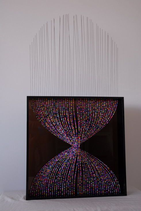 Patricia ZURINI - 3D Mêlé n°1 - Création 2007 Matériaux : plexi noir + plexi fumé , corde à piano, perles. Dimensions : 50 X 96 X 9 cm. Patricia ZURINI - 3D Mêlé n°1 - Création 2007 Matériaux : plexi noir + plexi fumé , corde à piano, perles. Dimensions : 50 X 96 X 9 cm.