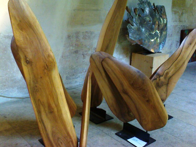 Thomas OSTOYA - Voiles en noyer sur axe vertical Thomas OSTOYA - Voiles en noyer sur axe vertical