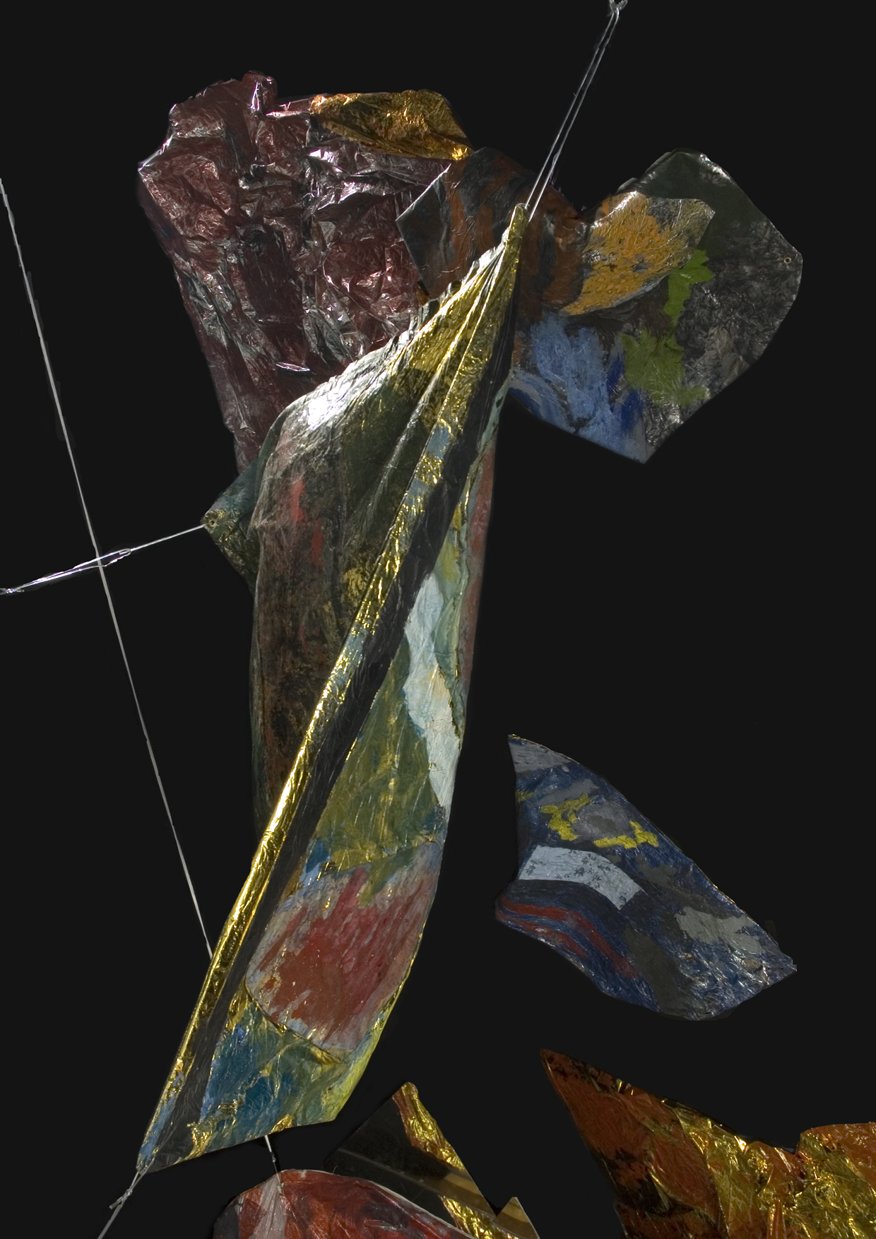 christian Mesnage - Lapeint en scène 4 oeuvres de 120x90x40 à 220x120x60, 2 à 3kg, 2010, technique mixte sur couverture de survie marouflée sur toile de coton, mise en vo christian Mesnage - Lapeint en scène 4 oeuvres de 120x90x40 à 220x120x60, 2 à 3kg, 2010, technique mixte sur couverture de survie marouflée sur toile de coton, mise en vo