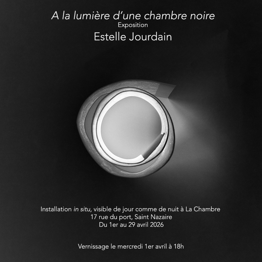 A la lumière d'une Chambre noire - Installation in situ - Estelle Jourdain
