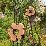 2 fleurs sur mur