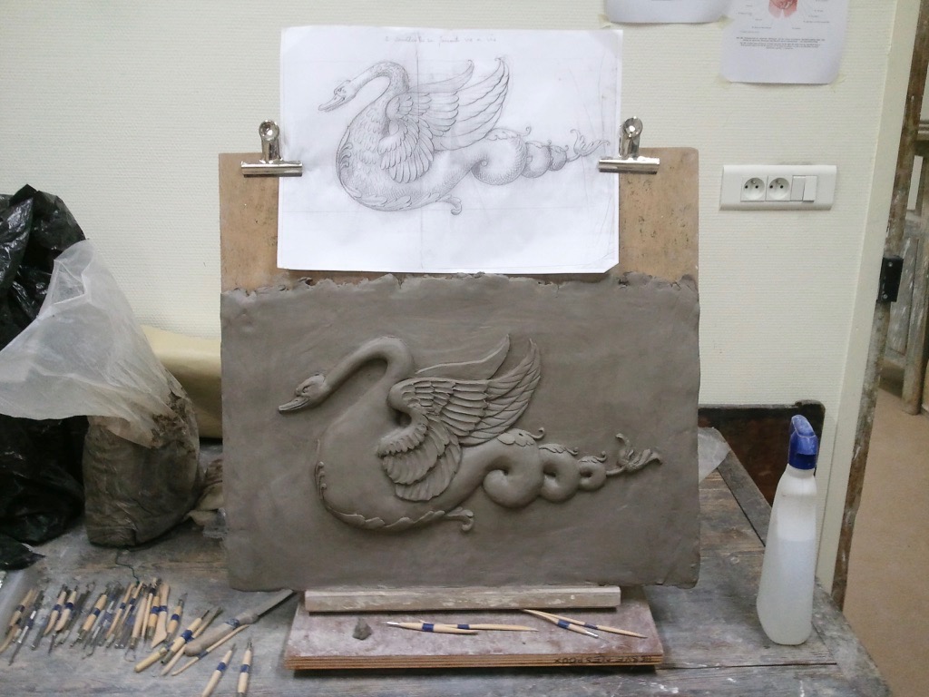 chimere-travail-de-bas-relief-en-cours