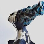 Femme en coiffe blue