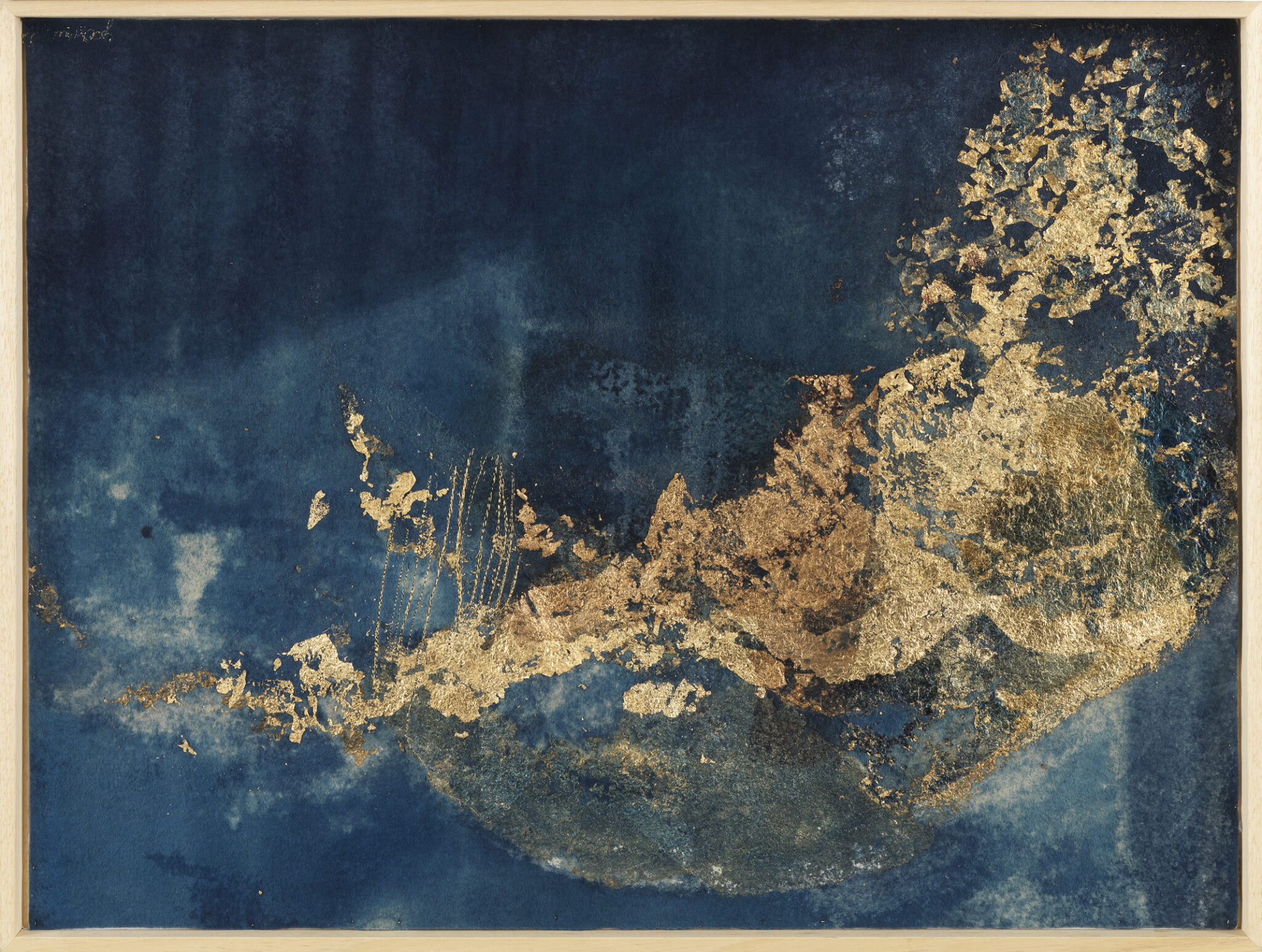 simon-univers-1-feutre-indigo-feuille-dor-56x74-cm-2