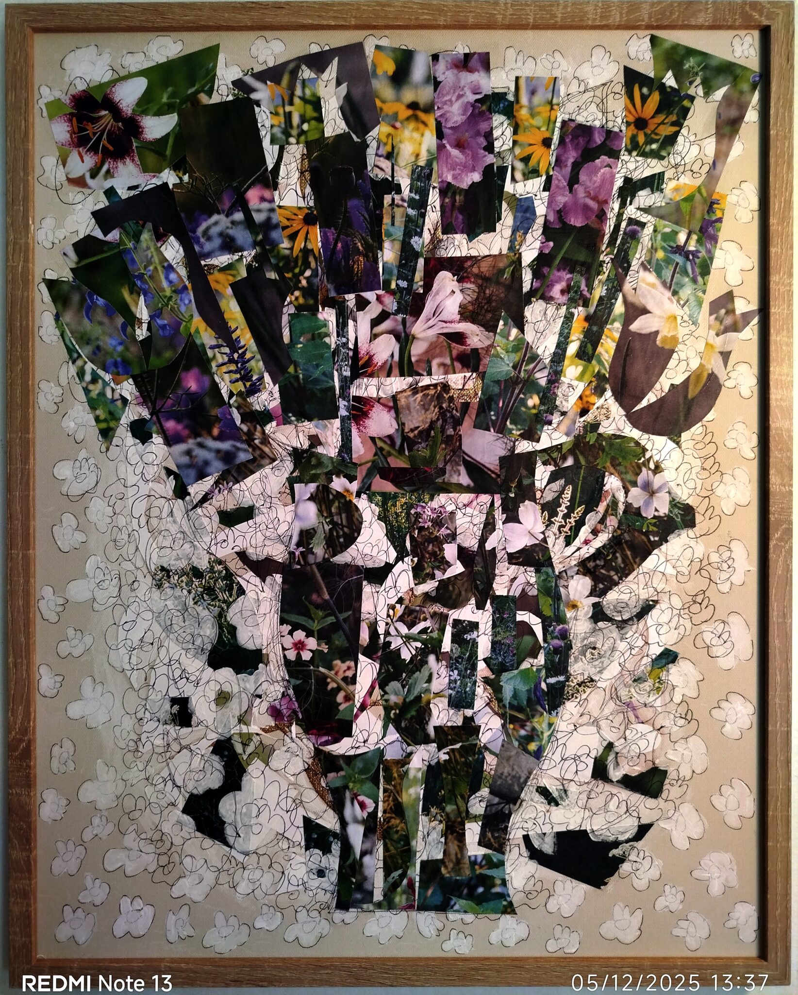 mosaique-de-papiers-decoupes-dec-2025