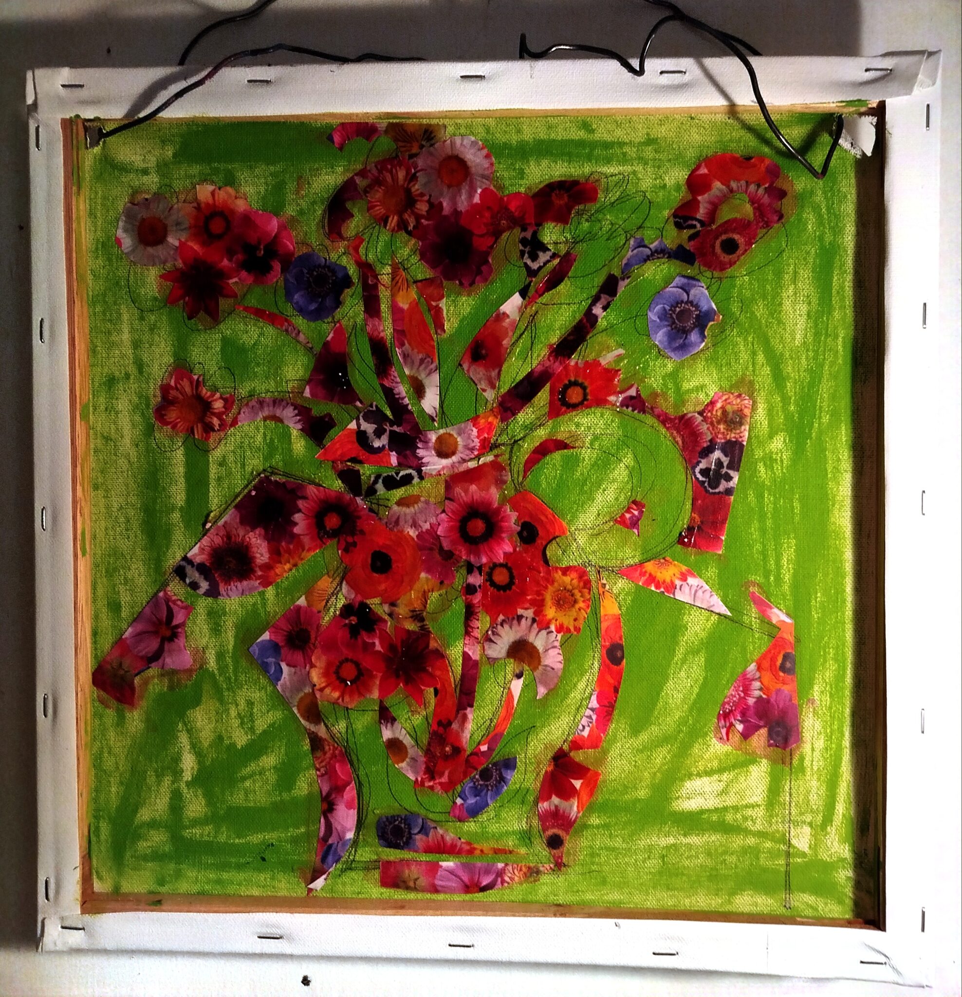 carre-fleuri-nov-2025-dim-40-x-40-cm