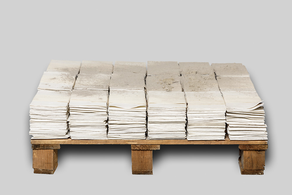 installation-lumiere-des-astres-eteints-titre-dun-livre-de-gerard-haddad