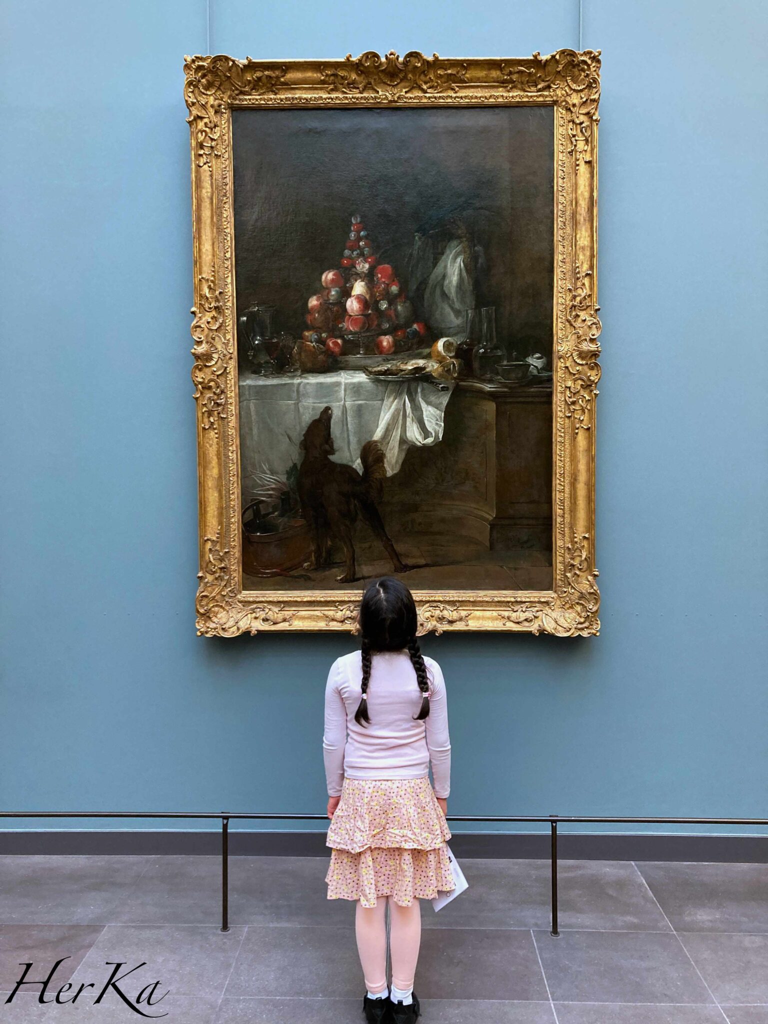 fille-au-louvre-1