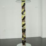 2001_2011-colonne sans faim-bocaux, saucisse sèche, huile, miroirs - copie par Stéphane GOT