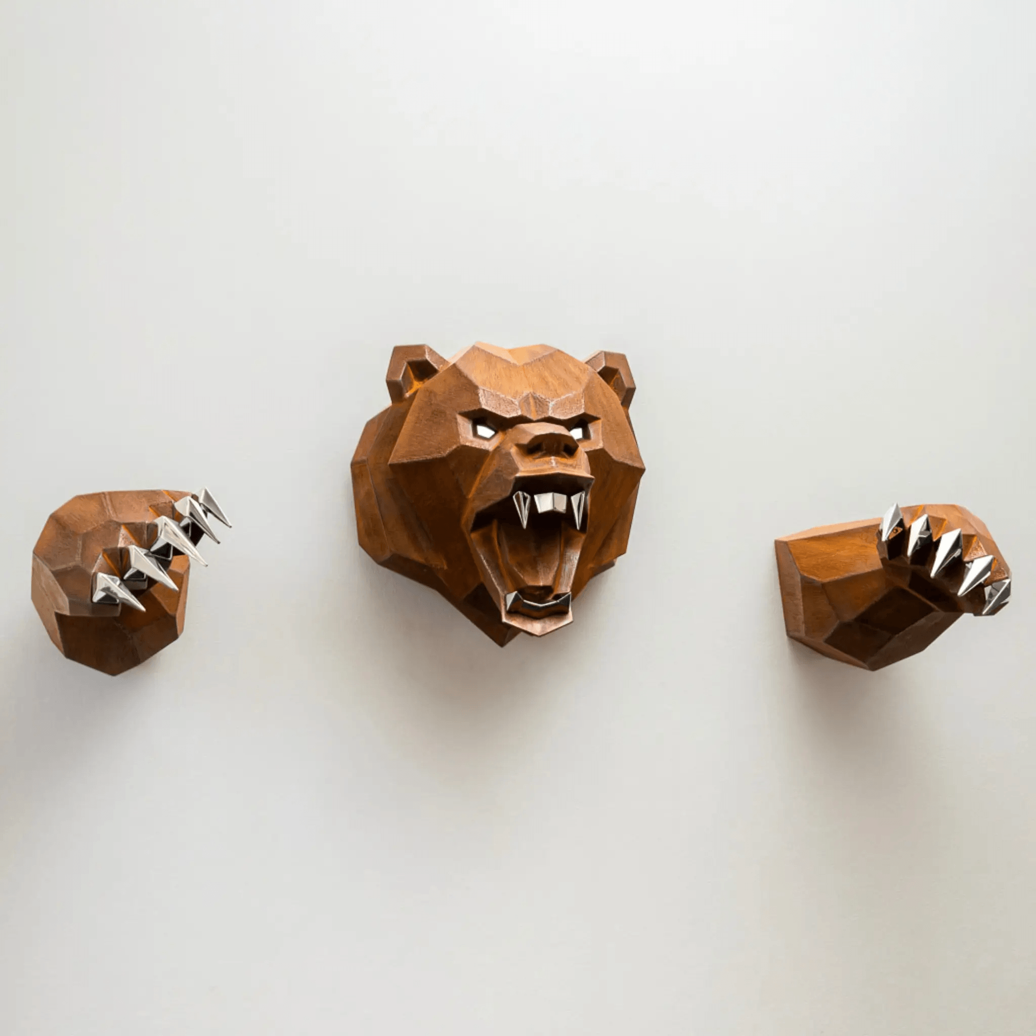 sculpture-murale-ours-en-acier-corten-et-inox-ours-en-metal-sortant-du-mur