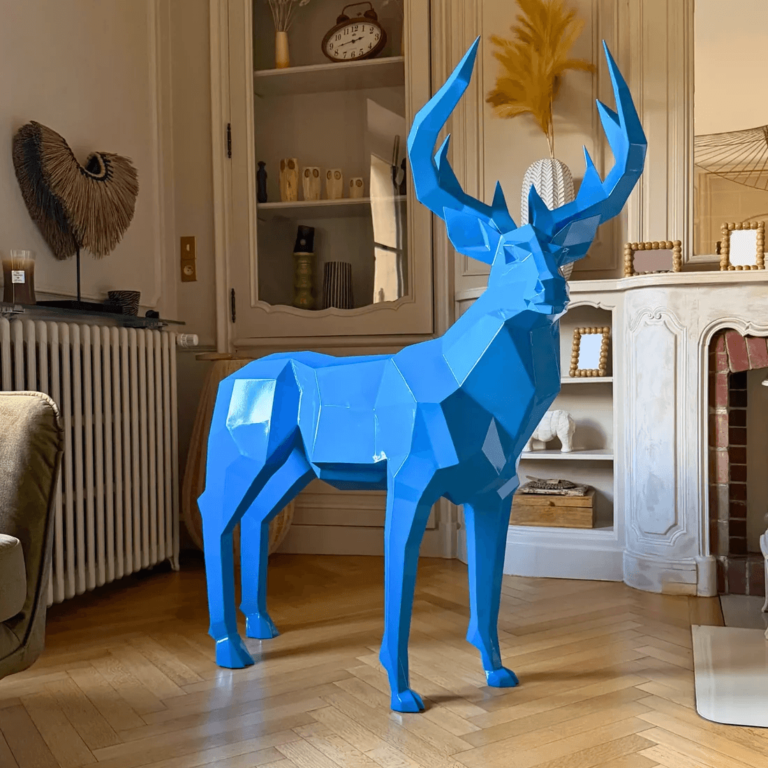 sculpture-dun-cerf-en-metal-statue-dun-cerf-de-couleur-bleue