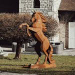Statue cheval extérieur en acier Corten - Sculpture cheval cabré en métal  par MAIRE Cyril