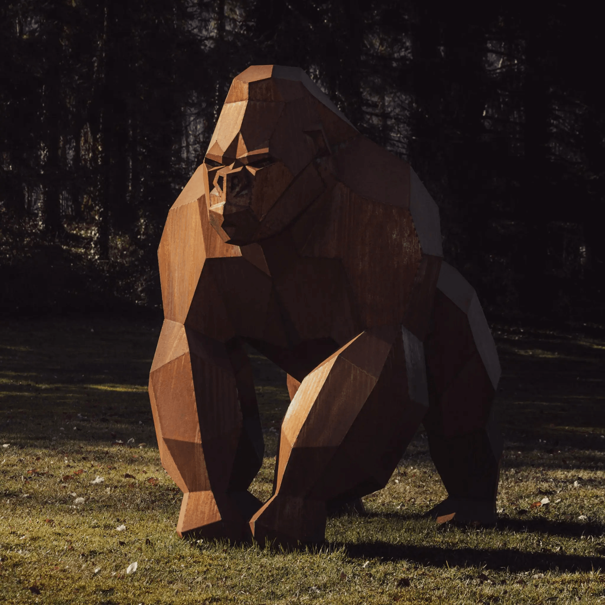 statue-gorille-xxl-sculpture-gorille-de-2-metres-en-acier-corten