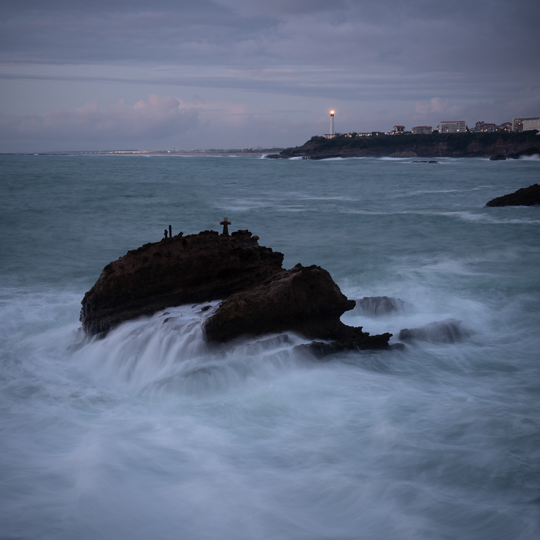 rocher-phare-tempete
