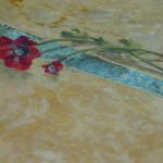 Fleur peinte en trompe-l\'oeil sur marbre peint en trompe-l\'oeil