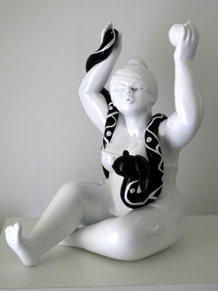 eve-sculpture-resine