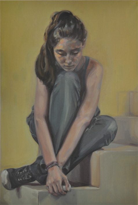 jeune-fille-sur-les-marches-dun-escalier